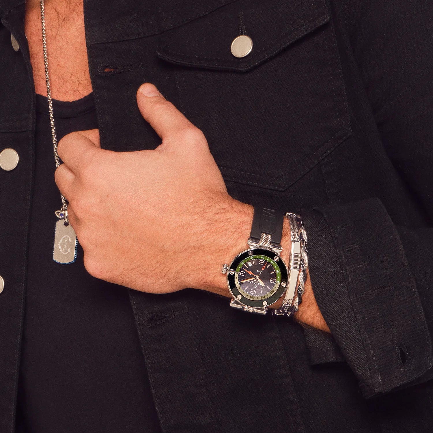 NAVIGATOR SURF GMT, 41MM, CALIBRE AUTOMÁTICO, ESFERA NEGRA, BISEL DE 6 TORNILLOS, PULSERA INTERCAMBIABLE DE GOMA NEGRA, Edición Limitada x @time_mechanic - Charriol Geneve - Relojes