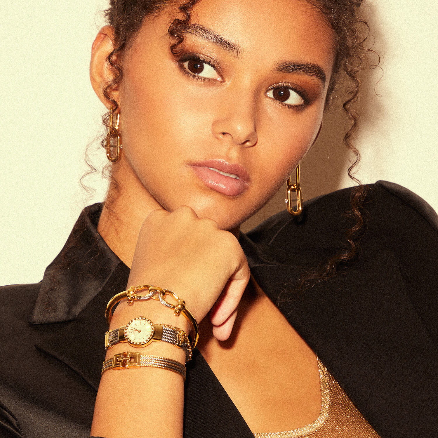 ST TROPEZ, 20MM, CALIBRE CUARZO, ESFERA DE PERLA MADRE, PVD ORO AMARILLO CON 24 DIAMANTES, PULSERA DE CABLE DE ACERO - Charriol Geneve - Watch