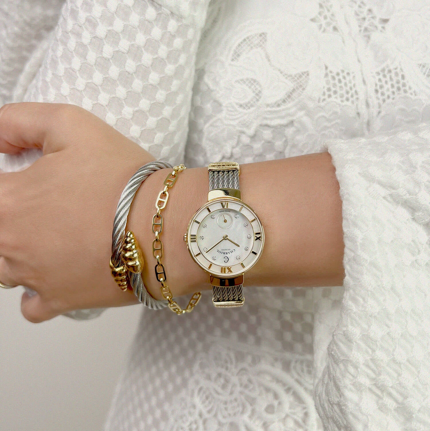 ST TROPEZ, 30MM, CUARZO CALIBRE, PERLA MADRE CON 10 DIAMANTES DIAL, BISEL DE PERLA MADRE, PULSERA DE CABLE DE ACERO - Charriol Geneve - Watch