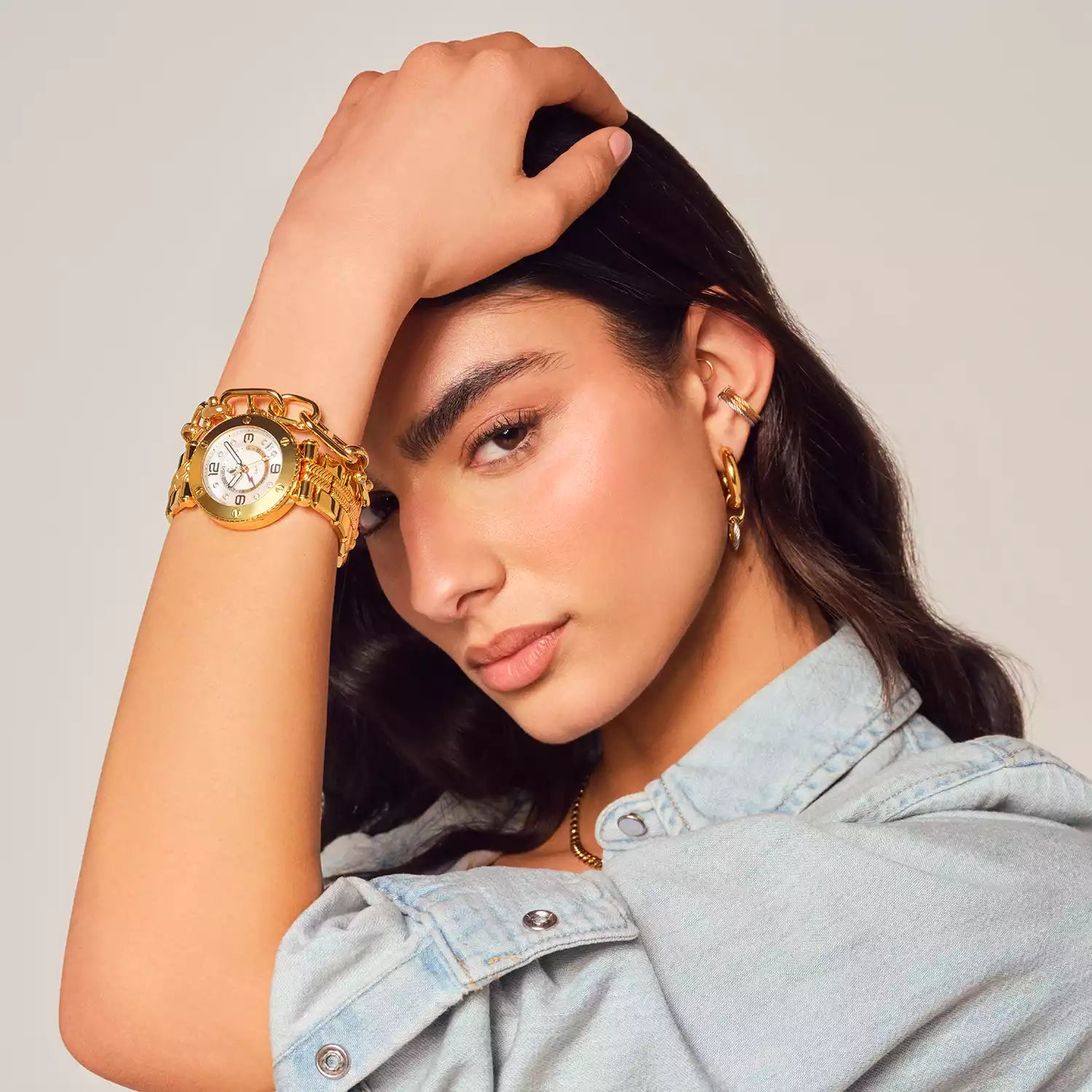 NAVIGATOR SURF GMT, 36MM, CALIBRE GMT CUARZO, ESFERA BLANCA, BISEL 6 TORNILLOS, PULSERA INTERCAMBIABLE ACERO ORO AMARILLO - Charriol Geneve - Relojes