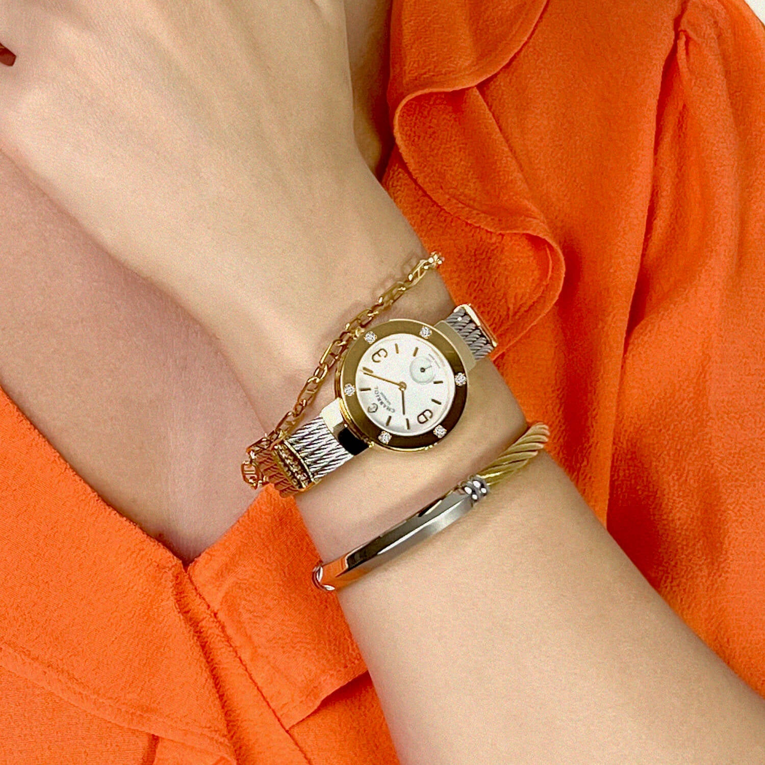 ST TROPEZ, 30MM, CALIBRE CUARZO, ESFERA MADREPERLA, PVD ORO AMARILLO CON 6 DIAMANTES, PULSERA DE CABLE DE ACERO - Charriol Geneve - Relojes