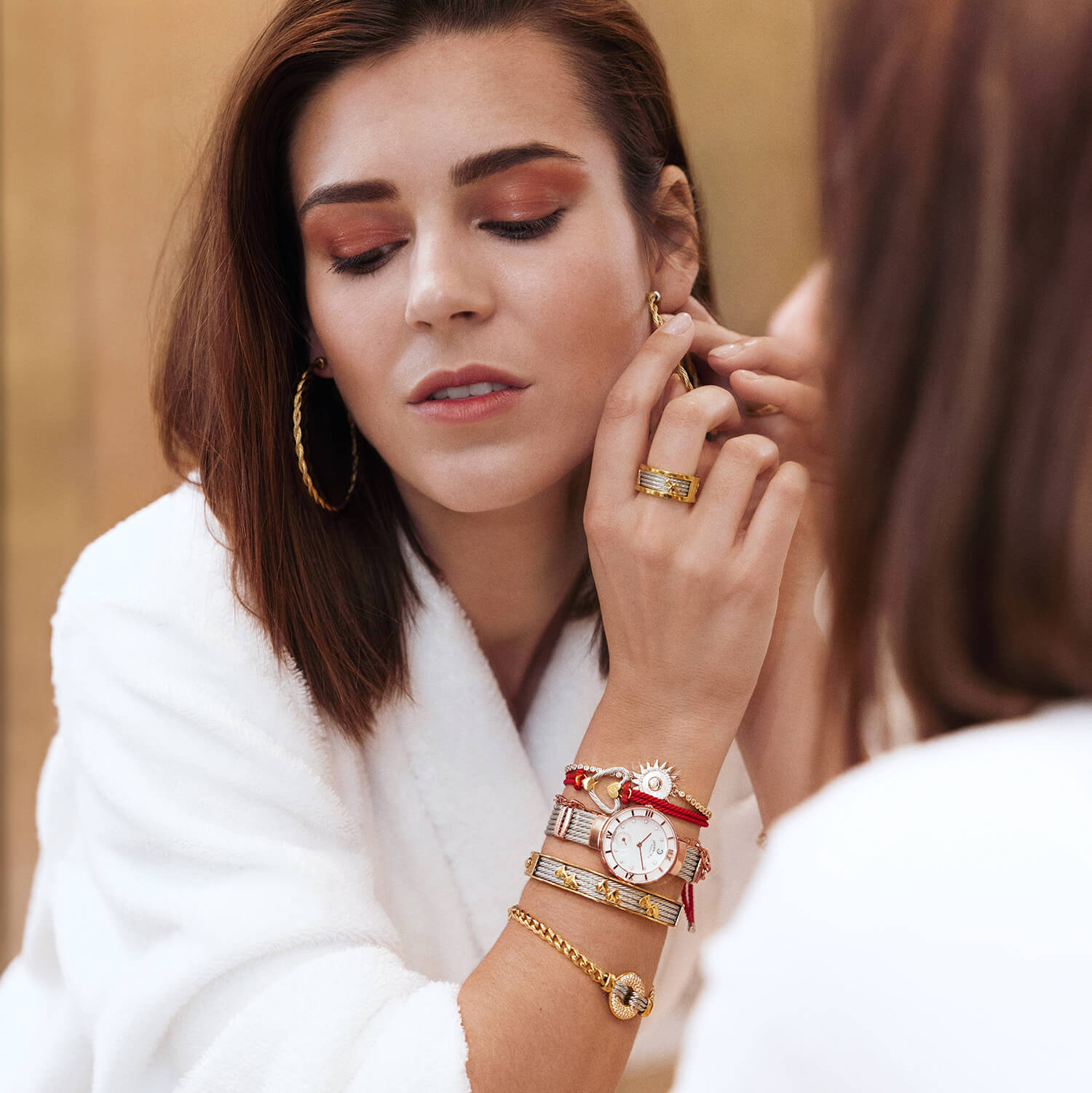 ST TROPEZ, 30MM, CUARZO CALIBRE, PERLA MADRE CON 10 DIAMANTES DIAL, BISEL DE PERLA MADRE, PULSERA DE CABLE DE ACERO - Charriol Geneve - Watch